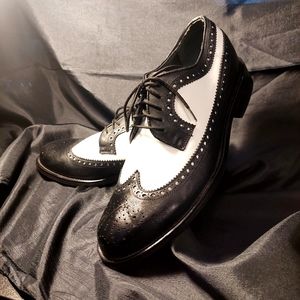 Leather Classics Two-Tone Oxfords